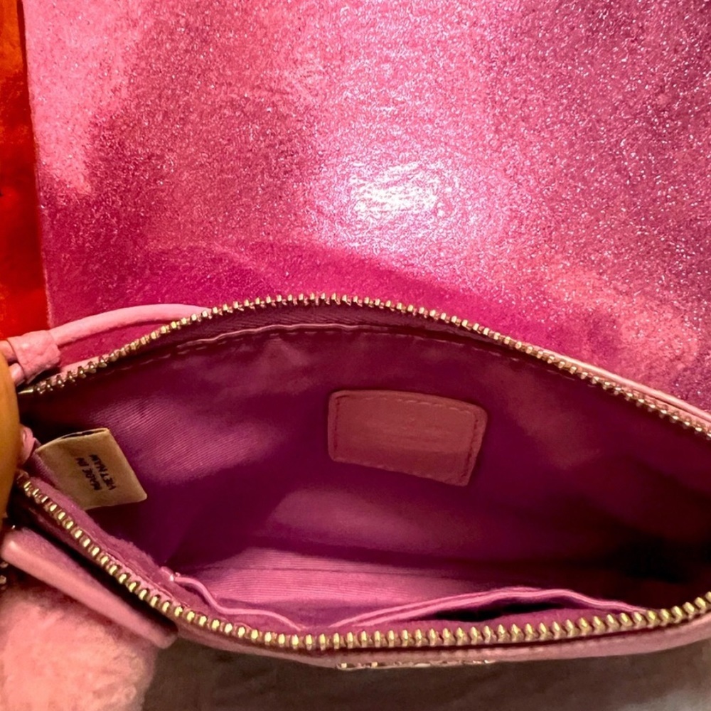 Auth coach shearling and leather pink coach wristlet with box A+ condition - Picture 4 of 4